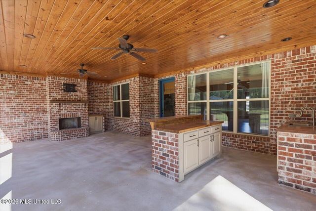 318 Longwood Court, Pearl, MS 39208