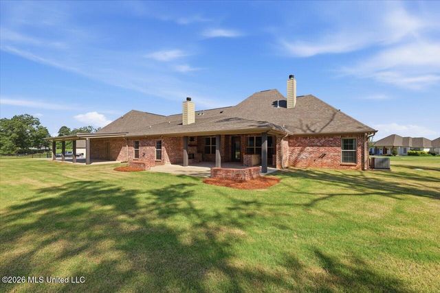 318 Longwood Court, Pearl, MS 39208