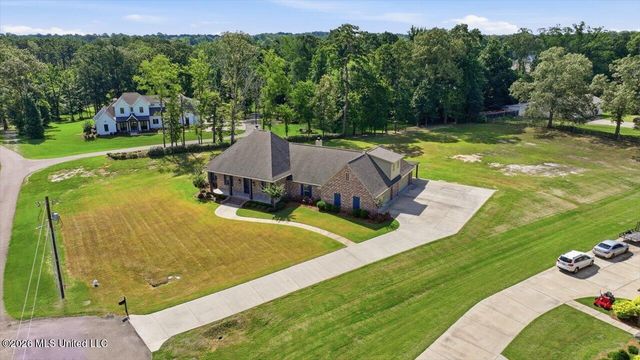 318 Longwood Court, Pearl, MS 39208