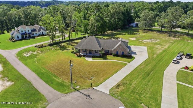 318 Longwood Court, Pearl, MS 39208