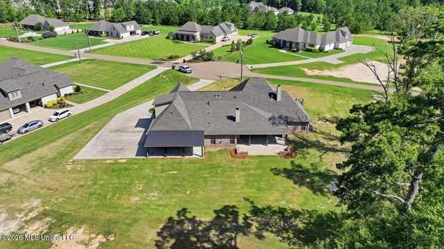 318 Longwood Court, Pearl, MS 39208