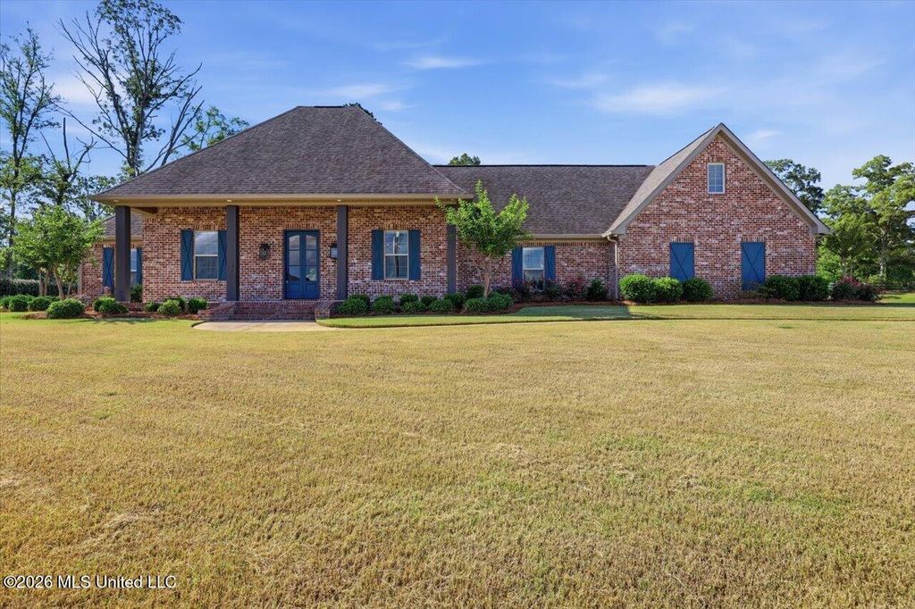 318 Longwood Court, Pearl, MS 39208