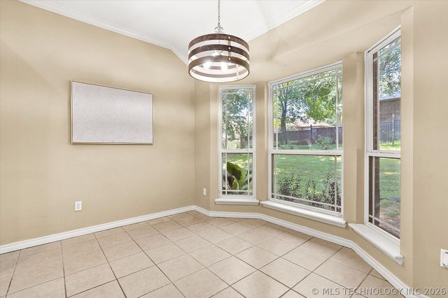 26327 E 112th Court S, Coweta, OK 74429