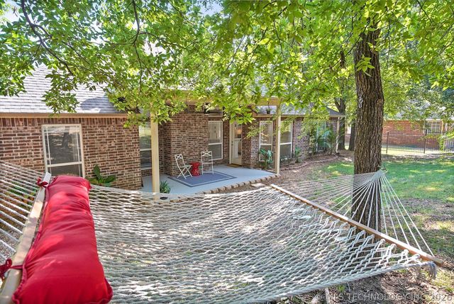 26327 E 112th Court S, Coweta, OK 74429