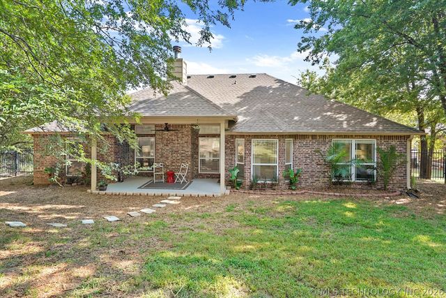 26327 E 112th Court S, Coweta, OK 74429