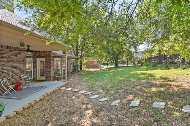 26327 E 112th Court S, Coweta, OK 74429