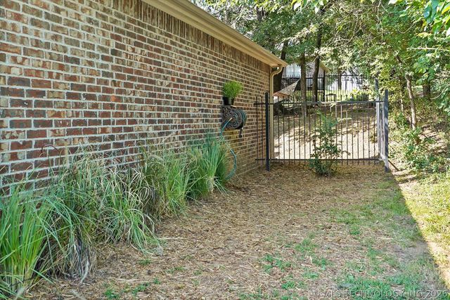 26327 E 112th Court S, Coweta, OK 74429