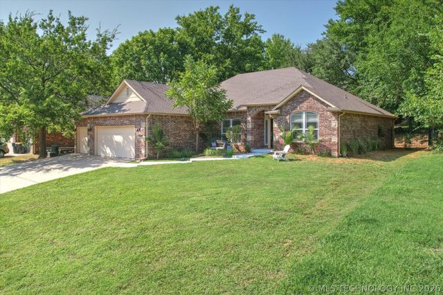 26327 E 112th Court S, Coweta, OK 74429