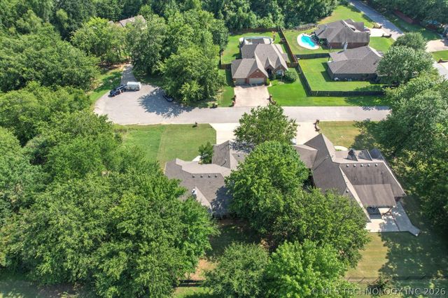 26327 E 112th Court S, Coweta, OK 74429