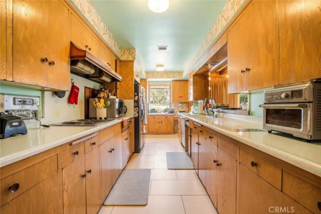 6616 Langdon Avenue, Van Nuys, CA 91406