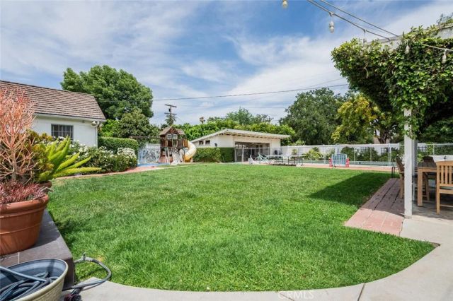 6616 Langdon Avenue, Van Nuys, CA 91406