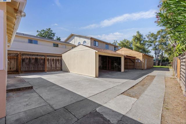 1351 Peach Ct, San Jose, CA 95116