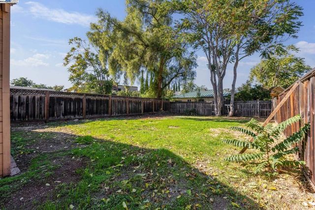 1351 Peach Ct, San Jose, CA 95116