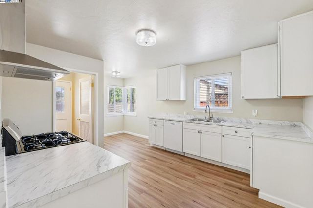 1351 Peach Ct, San Jose, CA 95116