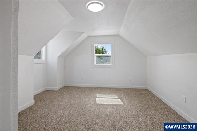 1011 7th St NW, Salem, OR 97304