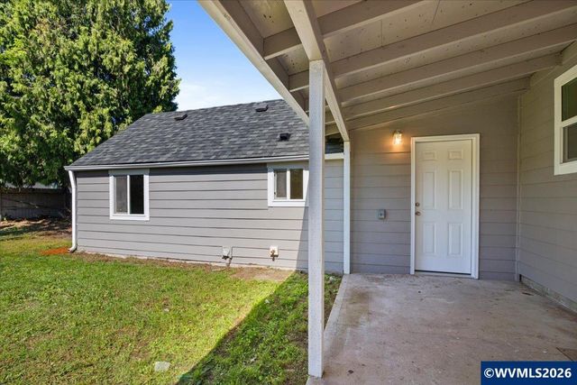 1011 7th St NW, Salem, OR 97304