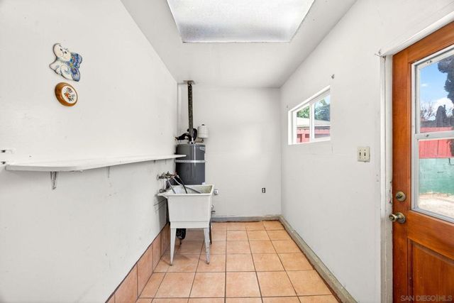 3451 Fairway Dr, La Mesa, CA 91941