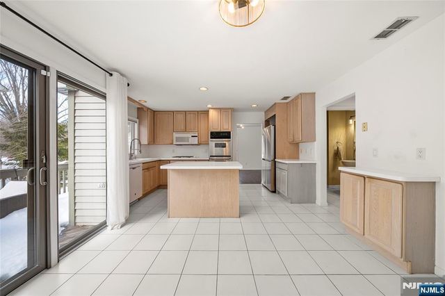 501 Elm Court, Norwood, NJ 07648