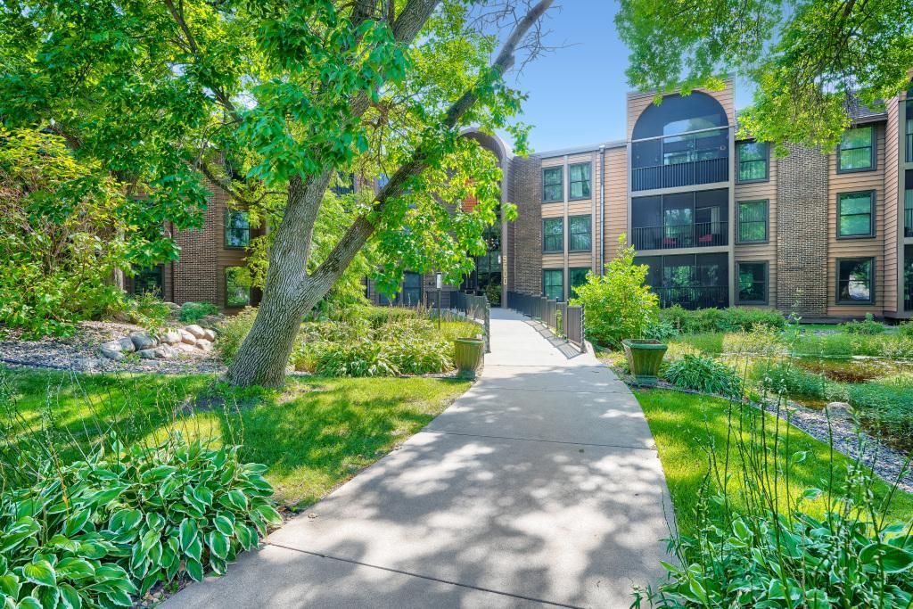 9600 Portland Avenue S 317, Bloomington, MN 55420