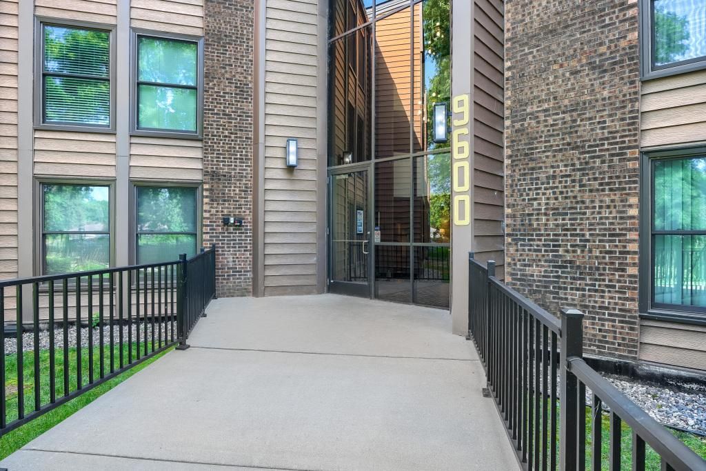 9600 Portland Avenue S 317, Bloomington, MN 55420 — photo 2