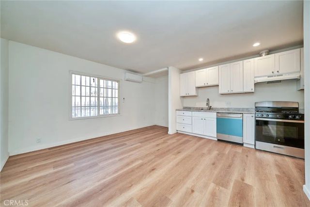 1313 S Bronson Avenue, Los Angeles, CA 90019