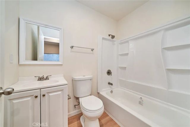 1313 S Bronson Avenue, Los Angeles, CA 90019