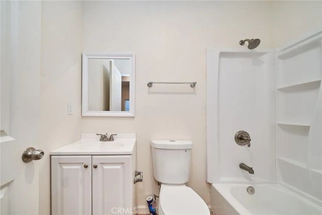 1313 S Bronson Avenue, Los Angeles, CA 90019