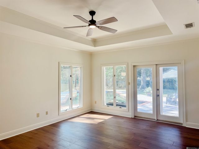 5924 N Shore Dr, Saint George, LA 70817