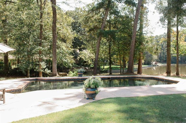 5924 N Shore Dr, Saint George, LA 70817