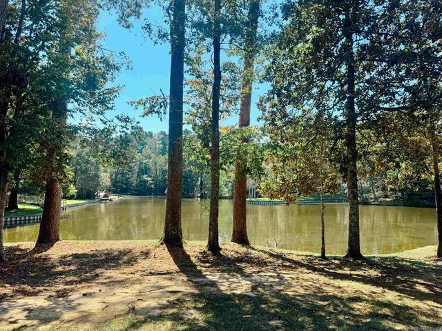 5924 N Shore Dr, Saint George, LA 70817