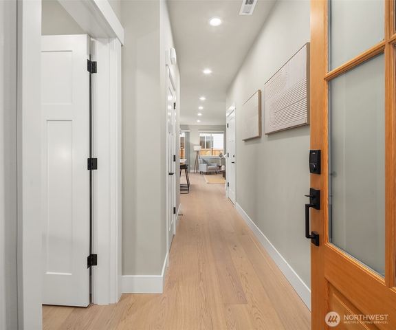 22210 80th Avenue W, Edmonds, WA 98026