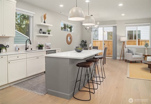 22210 80th Avenue W, Edmonds, WA 98026