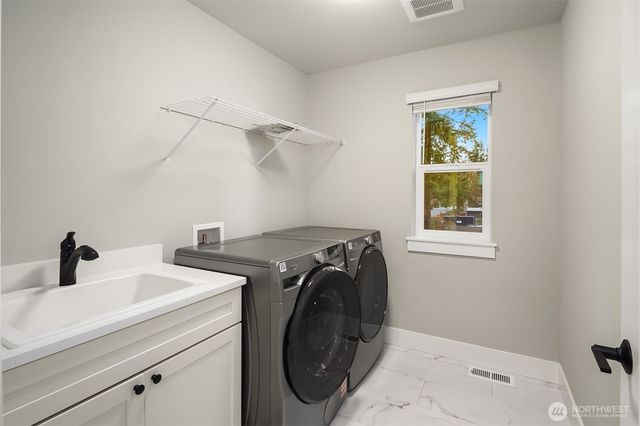 22210 80th Avenue W, Edmonds, WA 98026