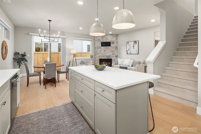 22210 80th Avenue W, Edmonds, WA 98026