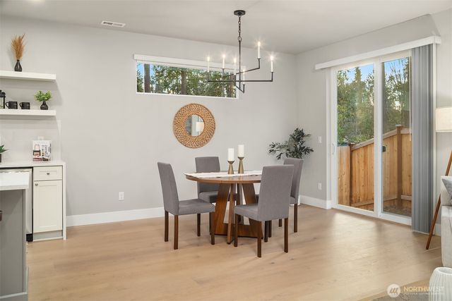 22210 80th Avenue W, Edmonds, WA 98026