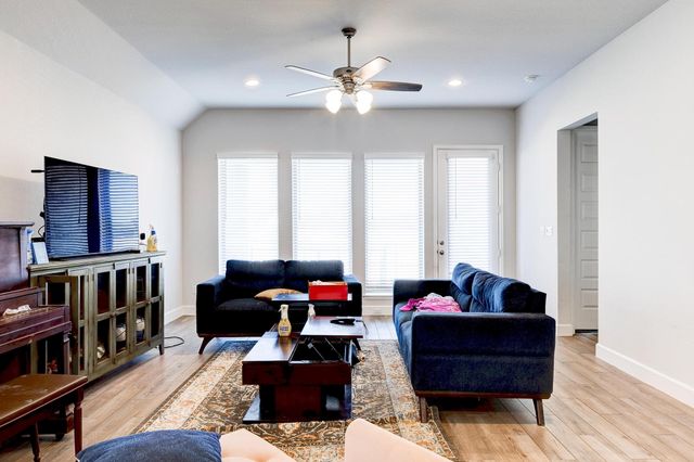 116 Rosemary CT, Bastrop, TX 78602