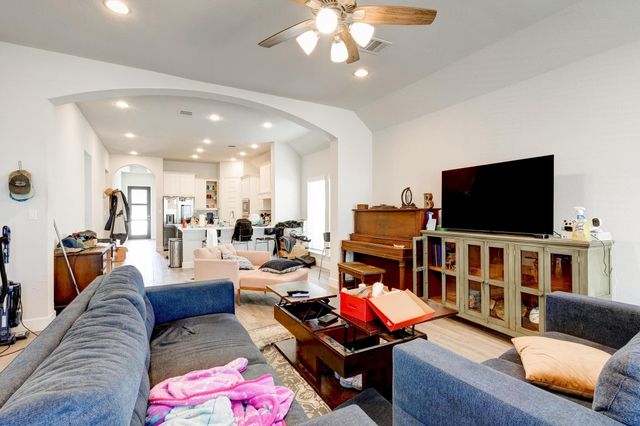 116 Rosemary CT, Bastrop, TX 78602