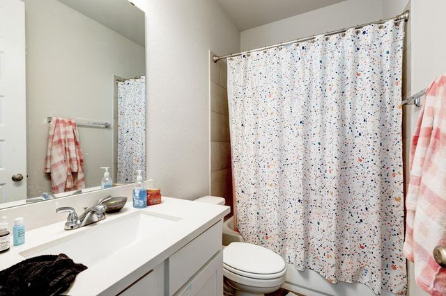 116 Rosemary CT, Bastrop, TX 78602