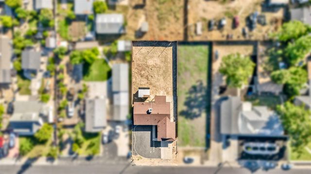 913 9th St, Turlock, CA 95380