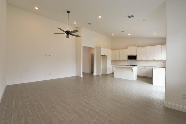 7147 W Twain Avenue, Fresno, CA 93723