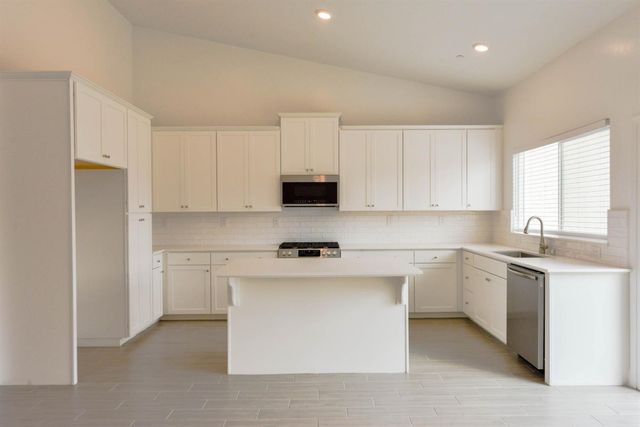 7147 W Twain Avenue, Fresno, CA 93723