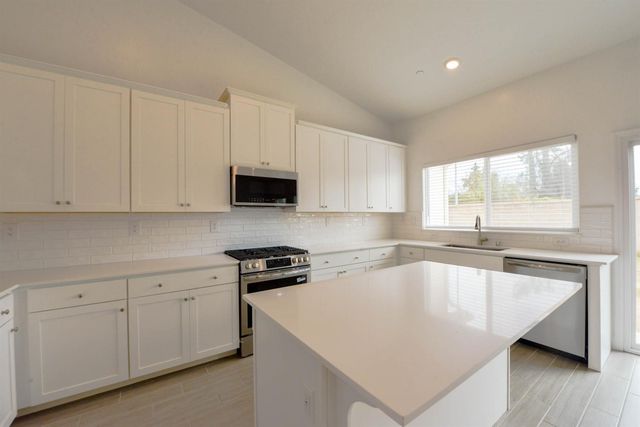 7147 W Twain Avenue, Fresno, CA 93723