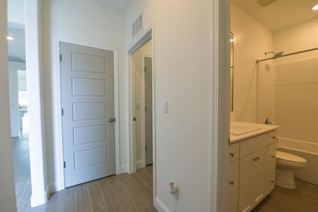 7147 W Twain Avenue, Fresno, CA 93723