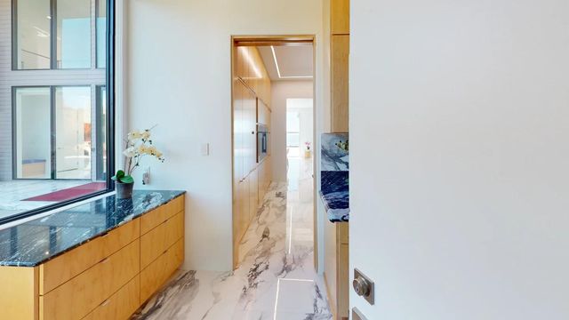 1225 Shoreline Drive, Wayzata, MN 55391