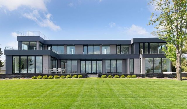 1225 Shoreline Drive, Wayzata, MN 55391