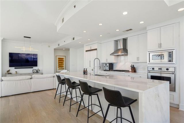 3630 Peachtree Road NE 2204, Atlanta, GA 30326