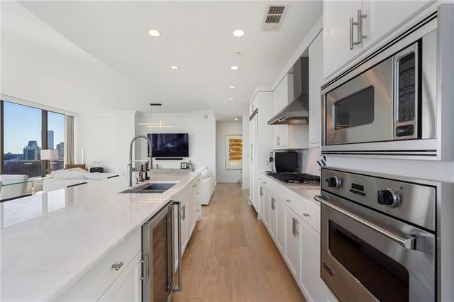 3630 Peachtree Road NE 2204, Atlanta, GA 30326