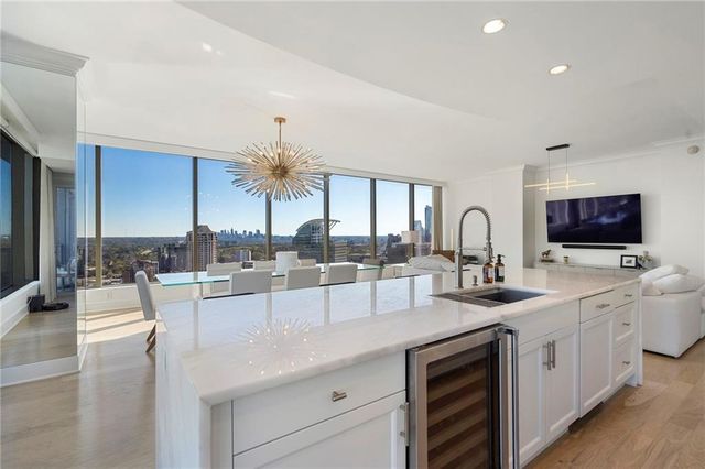 3630 Peachtree Road NE 2204, Atlanta, GA 30326