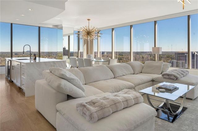 3630 Peachtree Road NE 2204, Atlanta, GA 30326