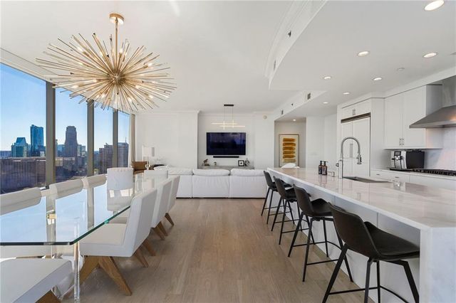 3630 Peachtree Road NE 2204, Atlanta, GA 30326